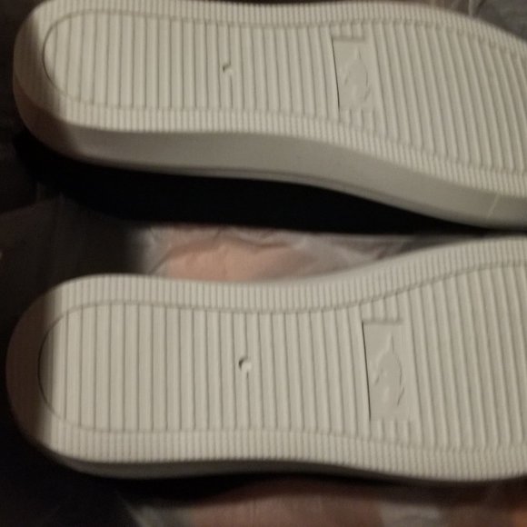 Size 9 womens shoes - Picture 2 of 4